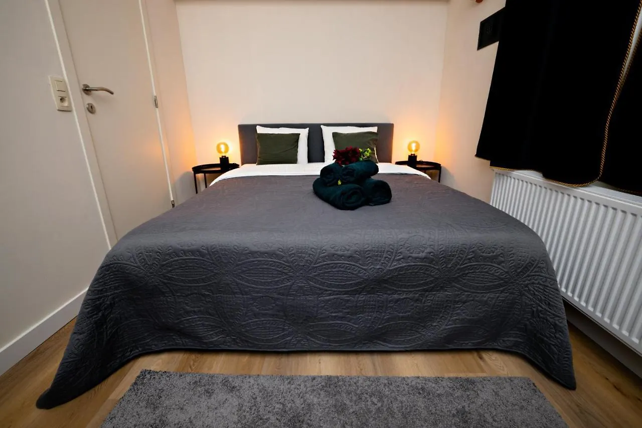 Luxury Rooms Antwerpen 0*,  Belgien